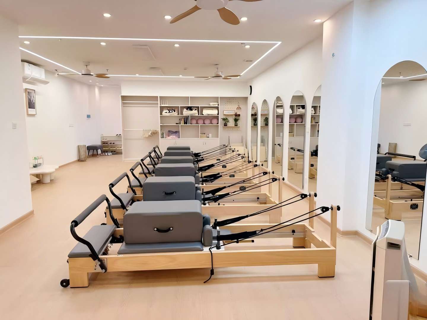 Pilates & Yoga Studio scene icon