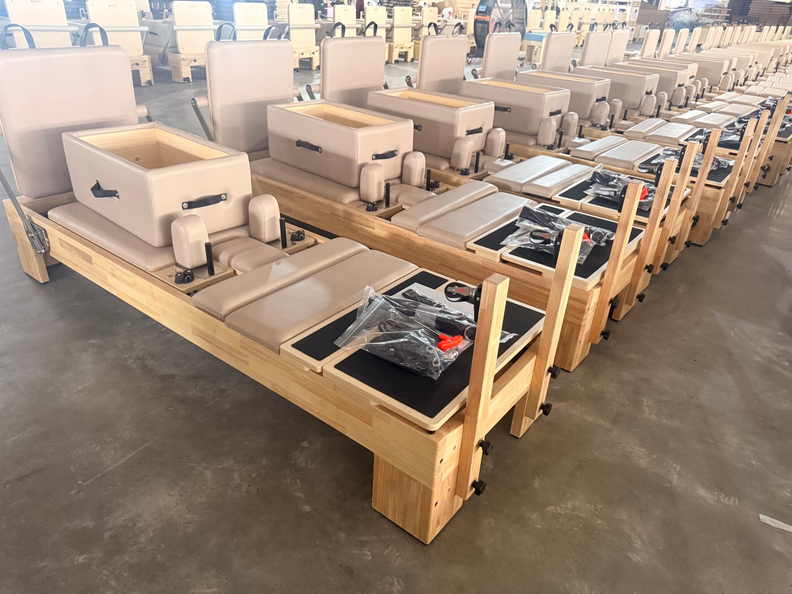 Commercial Solid Oak Wood Pilates Reformer for Studios and Distributors