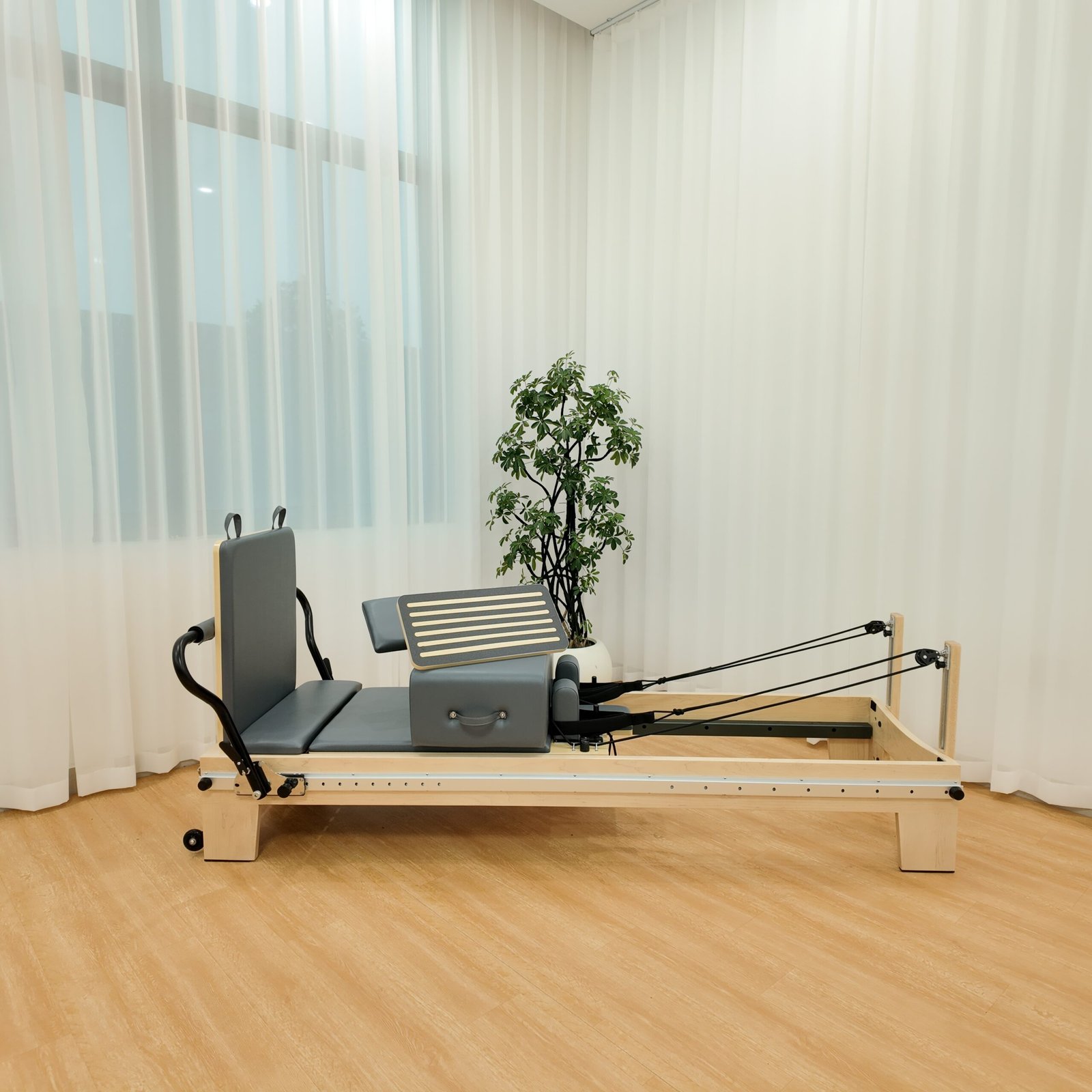 Solid Maple Wood Pilates Reformer with Infinite Footbar for Studios