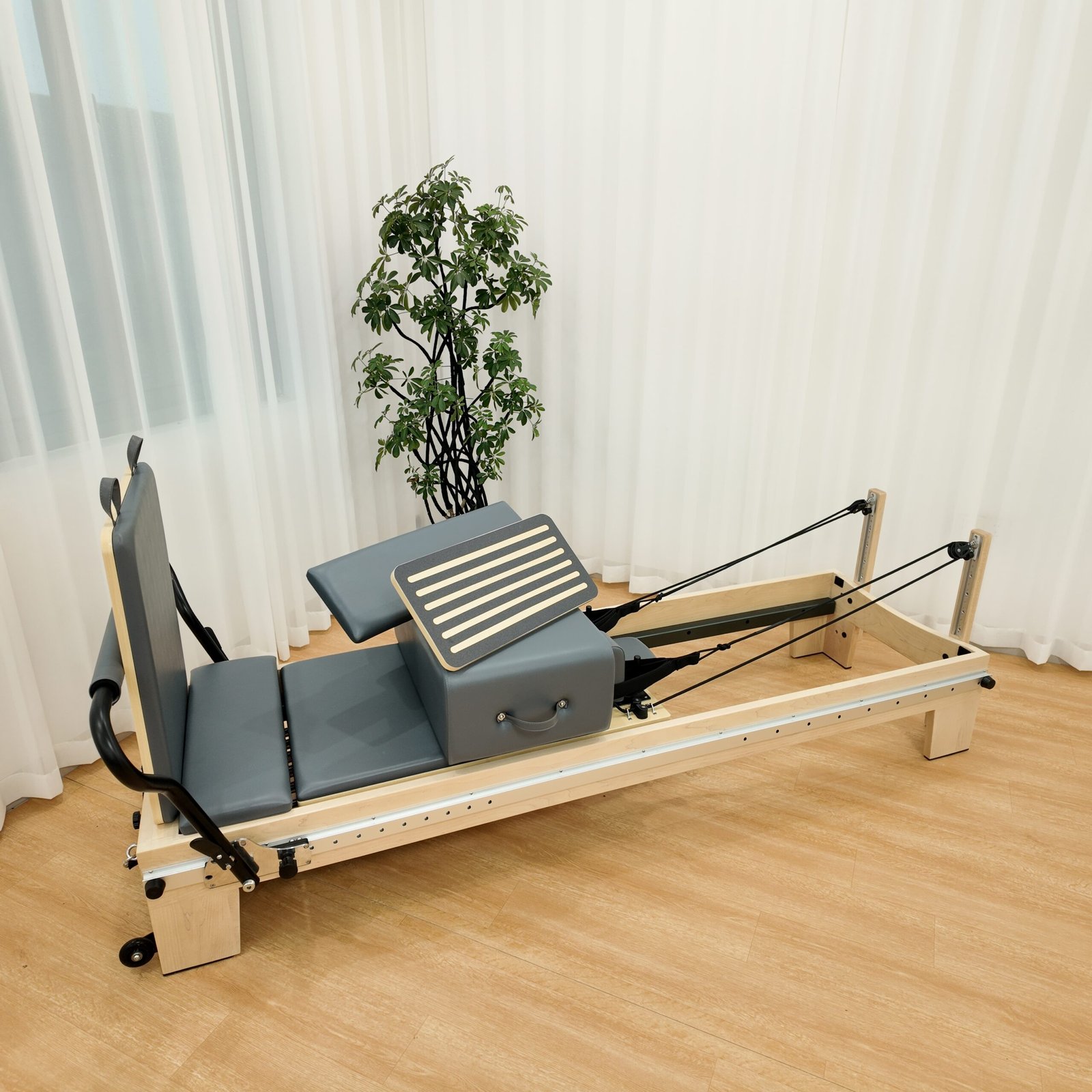 Solid Maple Wood Pilates Reformer with Infinite Footbar for Studios