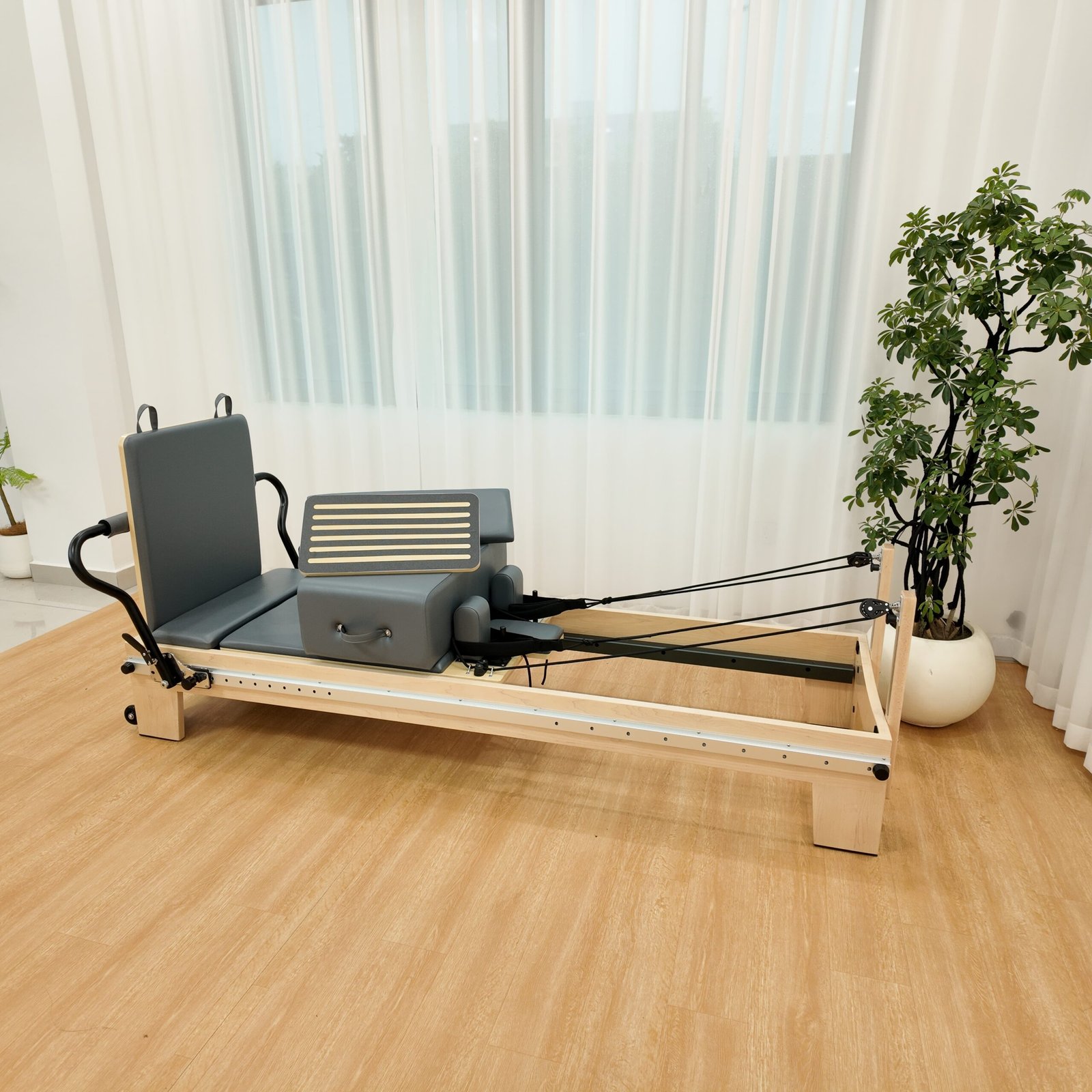 Solid Maple Wood Pilates Reformer with Infinite Footbar for Studios