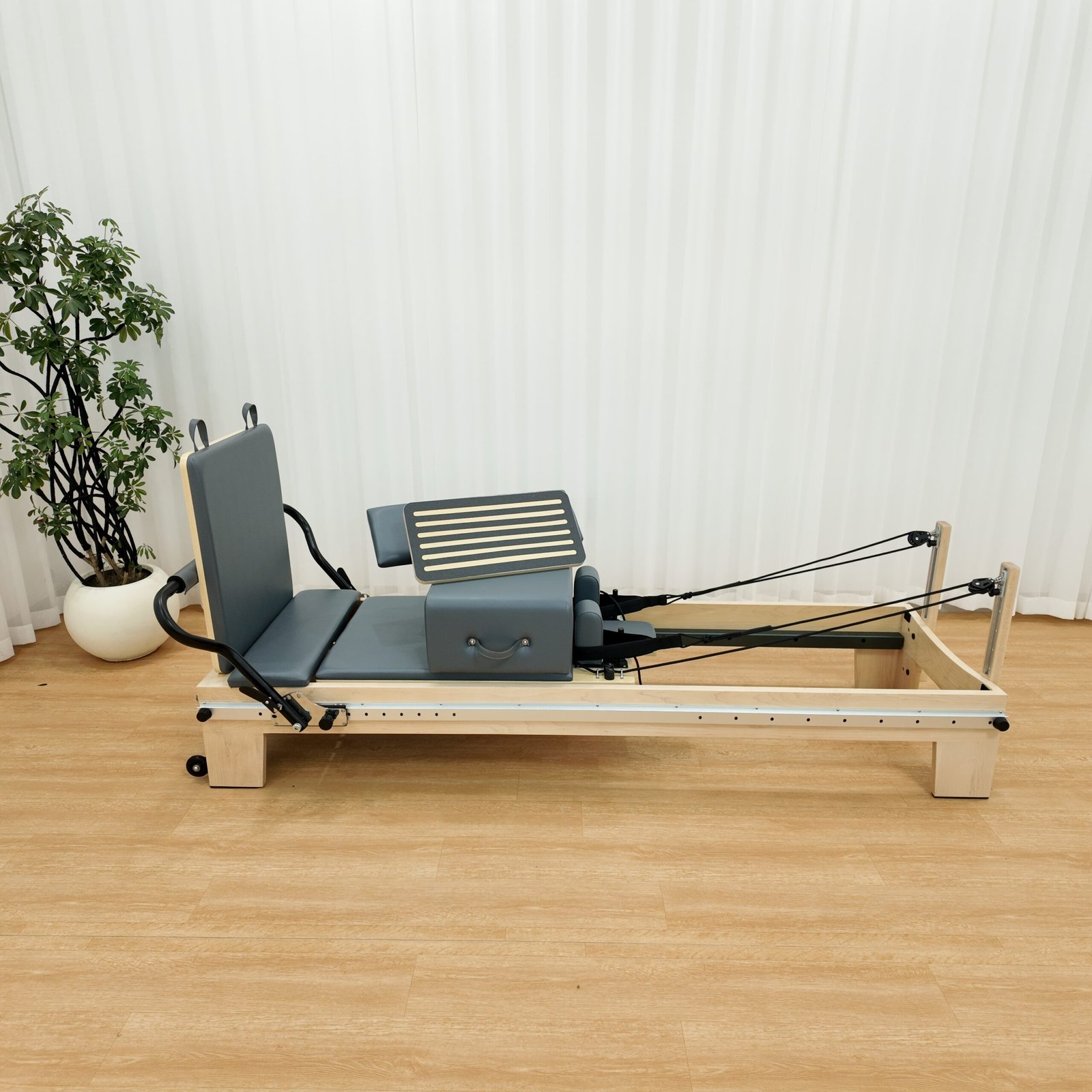 Solid Maple Wood Pilates Reformer with Infinite Footbar for Studios